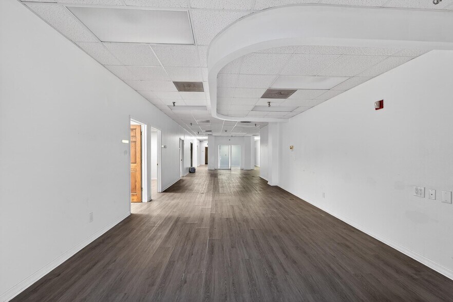 More Photos Of 106-109 N Evers St, Plant City Medical For Lease