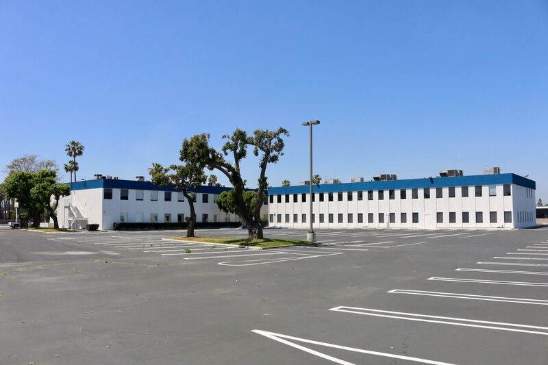 More Photos Of 1360 S Anaheim Blvd, Anaheim Office For Sale