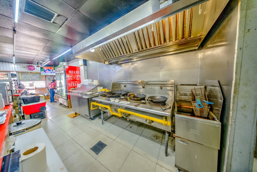 More Photos Of 1910 SW 1st St, Miami Supermarket For Sale