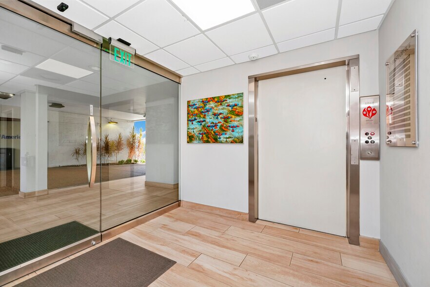 More Photos Of 7232 W Sand Lake Rd, Orlando Office For Lease