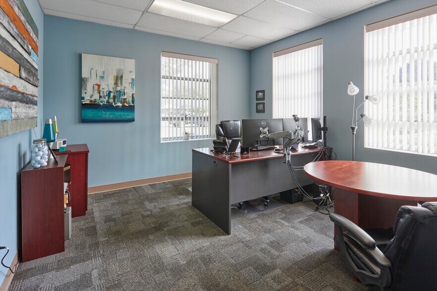 More Photos Of 7401 S Broadway, Red Hook Office For Sale