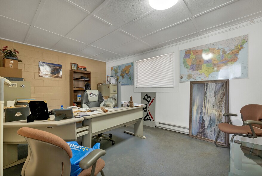 More Photos Of 55 Maynesboro St, Berlin Industrial For Sale