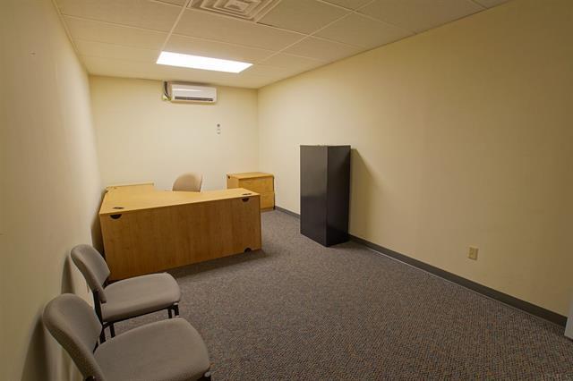 More Photos Of 719 S Buffalo St, Warsaw Office For Lease