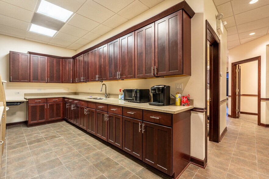 More Photos Of 4346 N Pulaski Rd, Chicago Apartments For Lease