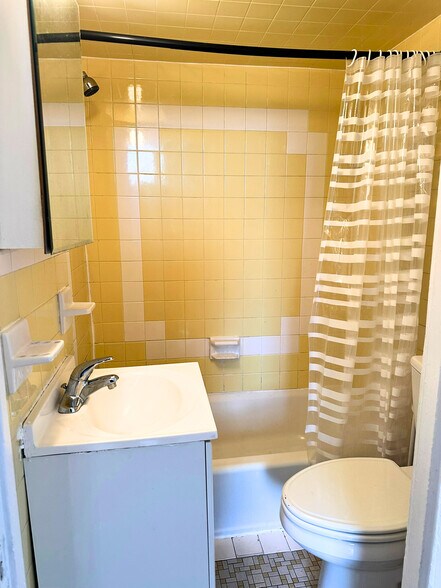 More Photos Of 3442 Auchentoroly Ter, Baltimore Apartments For Sale