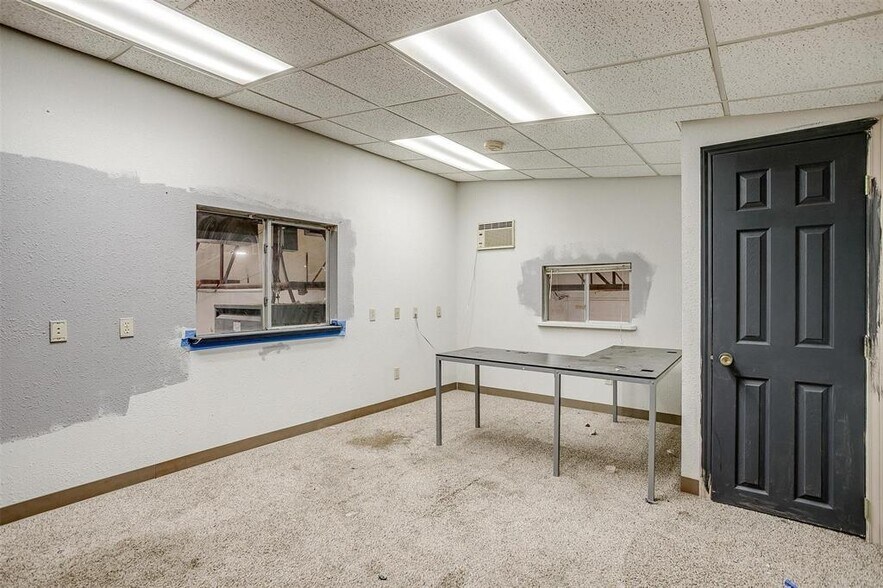 More Photos Of 640 E Highway 199, Springtown Warehouse For Sale