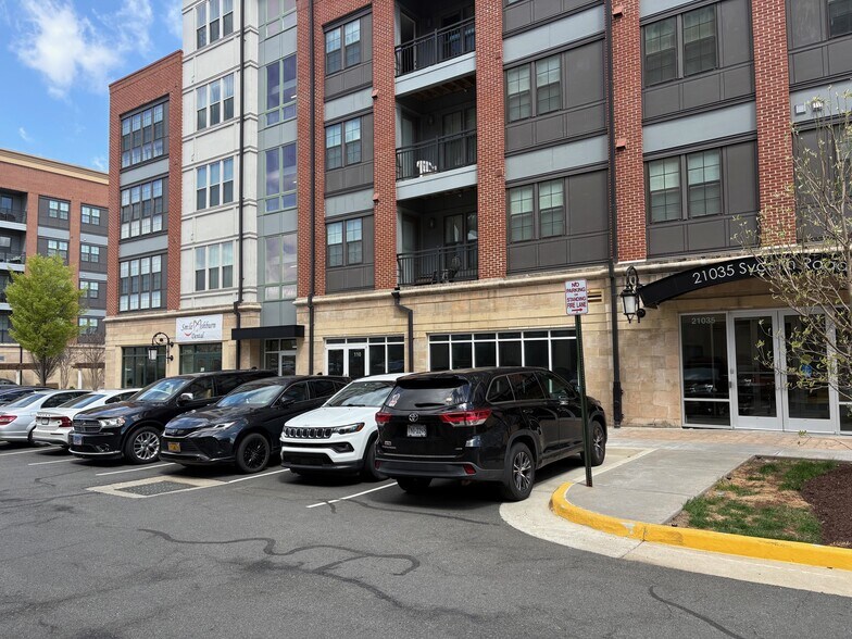 More Photos Of 42775 Generation Dr, Ashburn Apartments For Lease