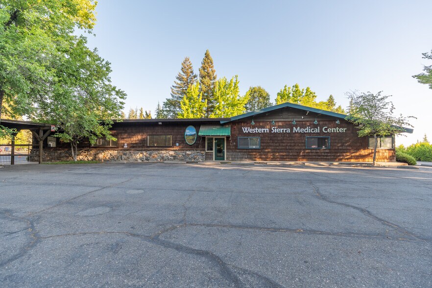 Primary Photo Of 3070 Camino Heights Dr, Camino Office For Lease