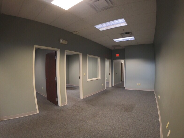 More Photos Of 20991 Arsenal Street Rd, Watertown Freestanding For Lease