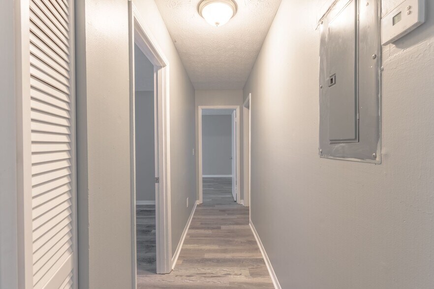 More Photos Of 333 S Mock Rd, Albany Apartments For Sale