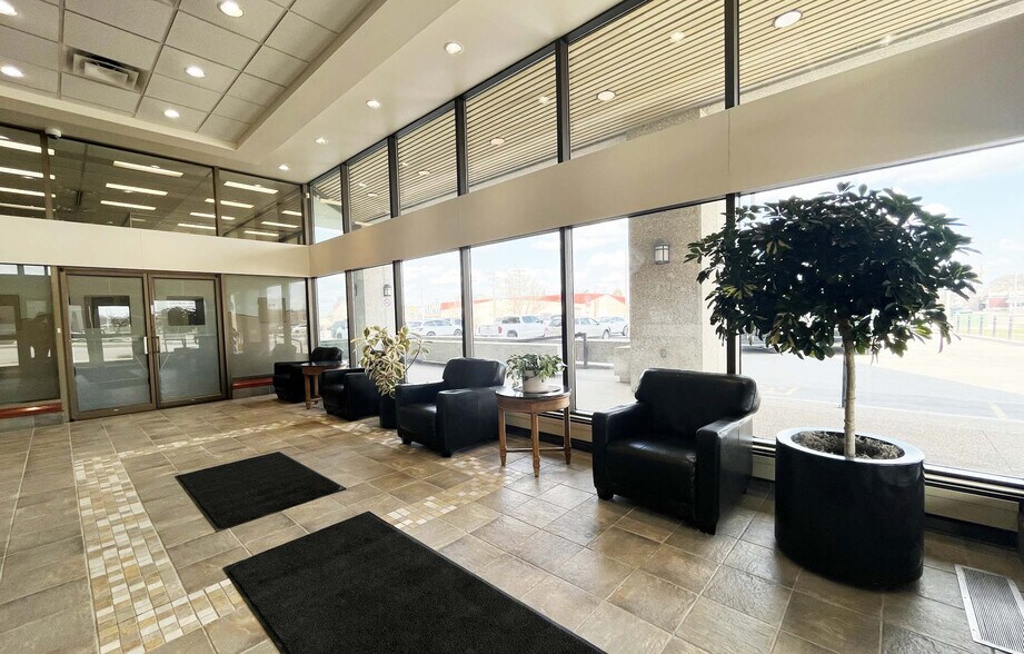More Photos Of 1661 Portage Av, Winnipeg Office For Lease