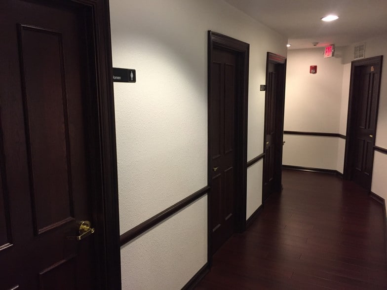 More Photos Of 7100 S Cooper St, Arlington Office For Lease