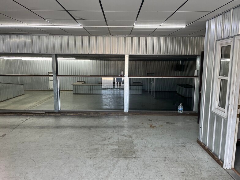 More Photos Of 5715 Maccorkle Ave, Charleston Convenience Store For Sale