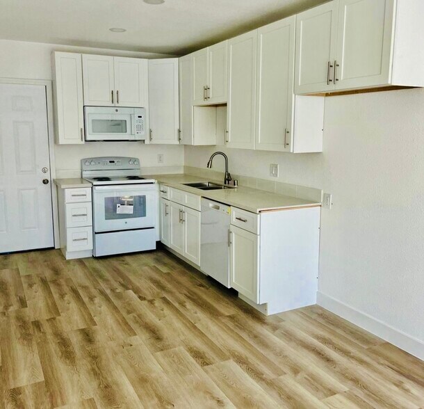 More Photos Of 11771 Upland Way, Desert Hot Springs Apartments For Sale