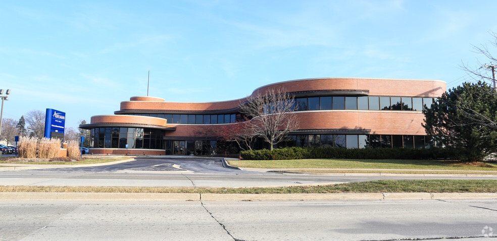 Primary Photo Of 6980 N Port Washington Rd, Glendale Office For Lease