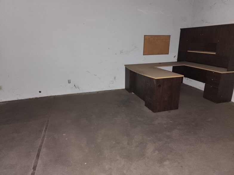 More Photos Of 909-911 Spiva Ave, Yuba City Warehouse For Lease