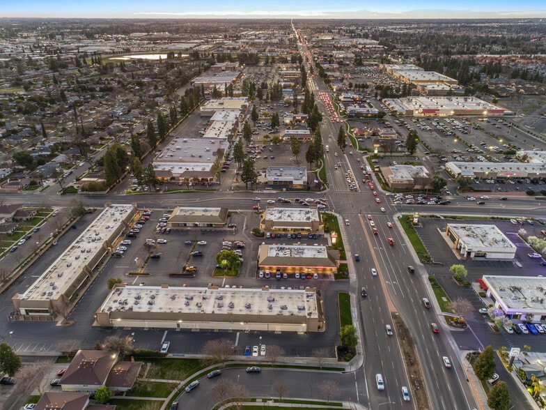 More Photos Of 2745-2787 W Shaw Ave, Fresno Unknown For Lease