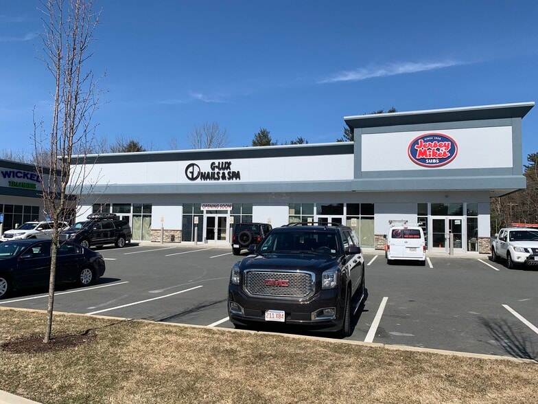 More Photos Of 965 Old Post Rd, Walpole Storefront Retail Office For Lease