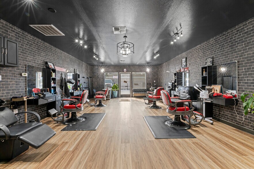 More Photos Of 144 Merlin Rd, Merlin Office For Sale