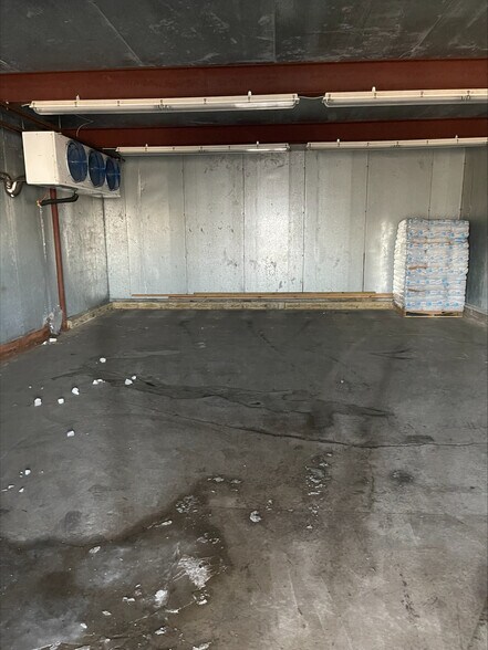More Photos Of 3307 Water Tower Rd, Marion Refrigeration Cold Storage For Sale