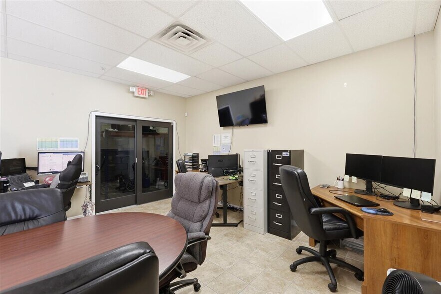 More Photos Of 1220 Biscayne Blvd, Deland Warehouse For Lease