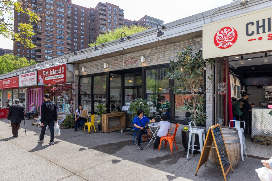 More Photos Of 359 Grand St, New York Storefront For Lease