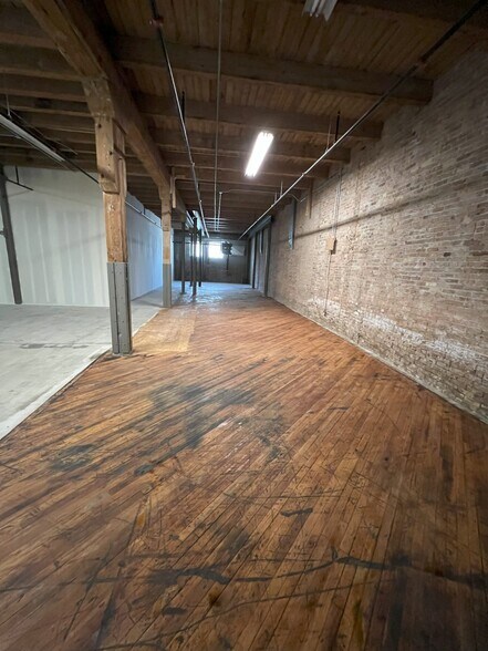 More Photos Of 4130-4150 S Wabash Ave, Chicago Manufacturing For Lease