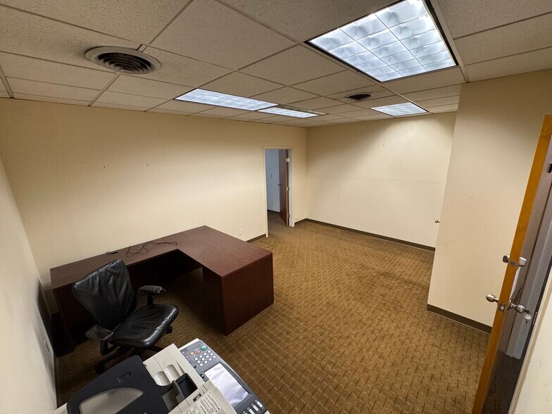 More Photos Of , Roslyn Heights Office For Sale