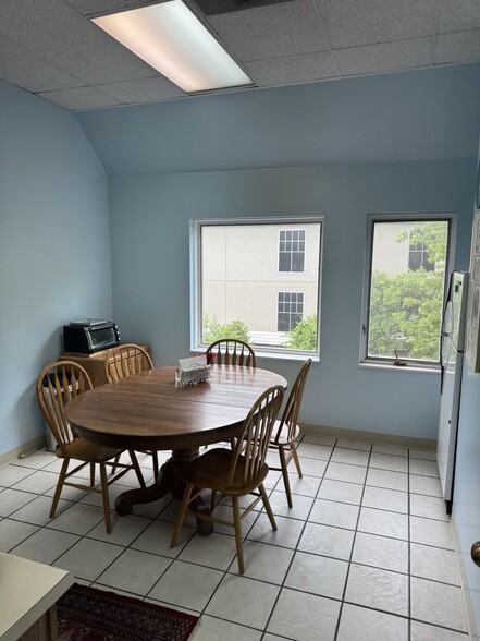 More Photos Of 6736-6744 Old Mclean Village Dr, McLean Office For Lease