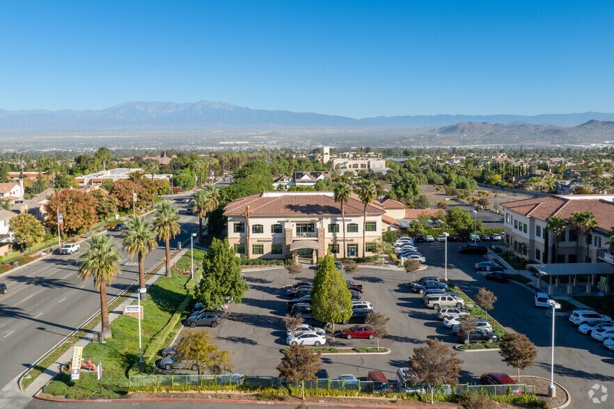 More Photos Of 2815 S Main St, Corona Medical For Lease