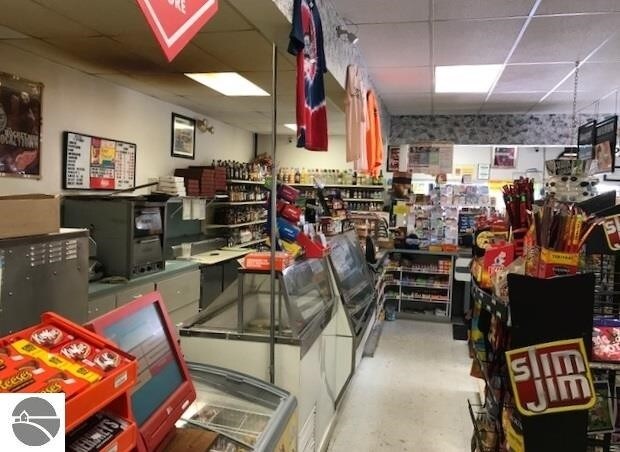 More Photos Of 10673 W Saint Charles Rd, Sumner Service Station For Sale