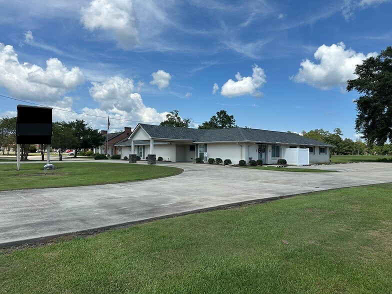 Primary Photo Of 33806 Hwy 16, Denham Springs Daycare Center For Sale