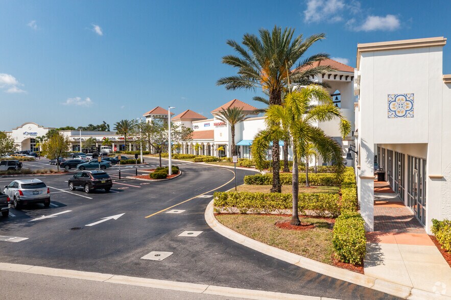 More Photos Of 16960-16980 S Tamiami Trl, Fort Myers General Retail For Lease