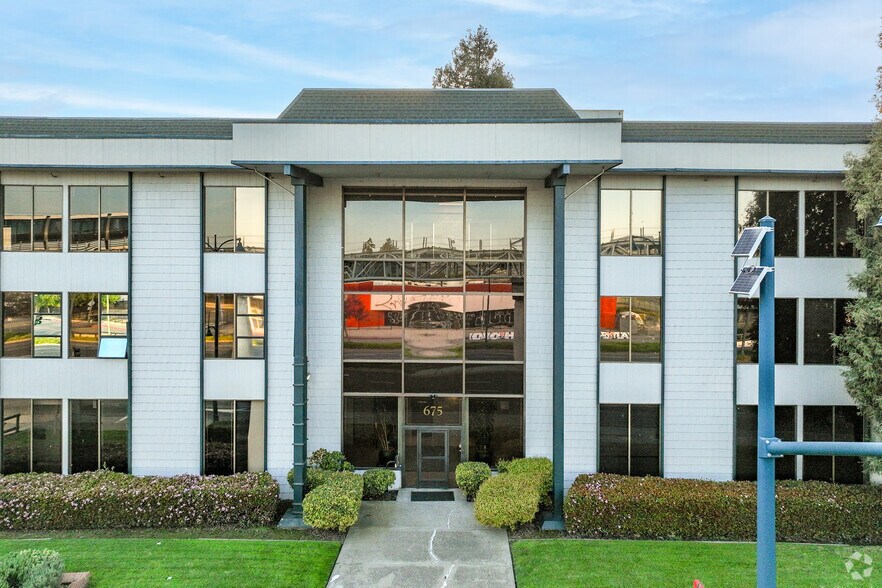 More Photos Of 675 Hegenberger Rd, Oakland Office For Lease