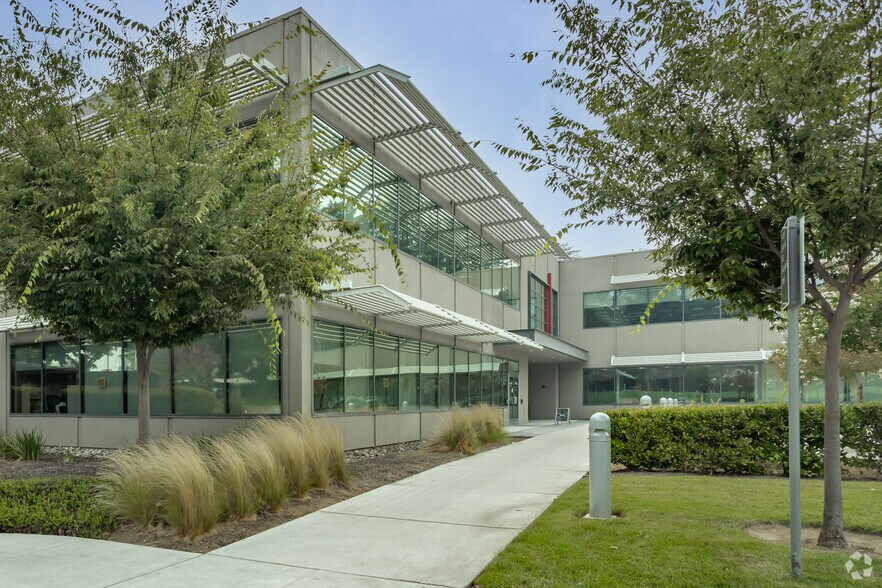 More Photos Of 333 University Ave, Sacramento Unknown For Lease