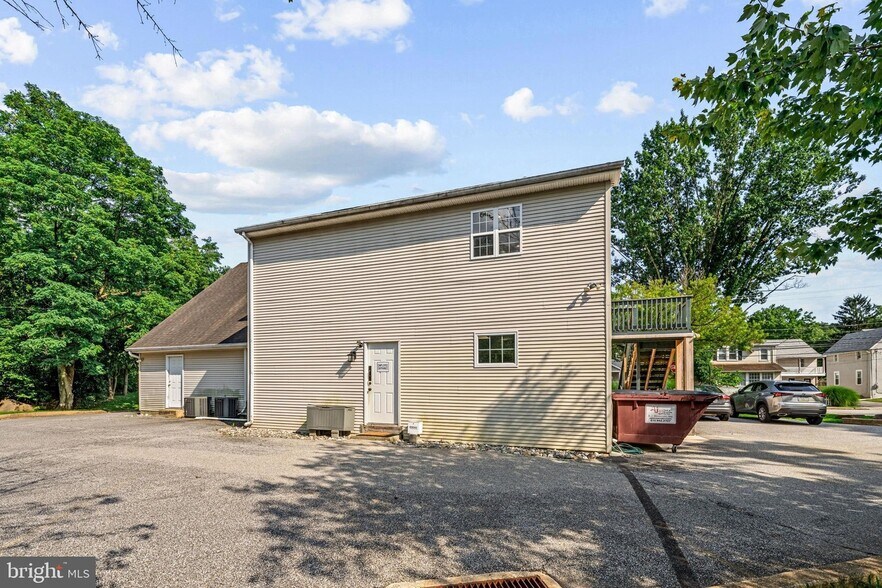 More Photos Of 405 W Wayne Ave, Wayne Office Residential For Sale