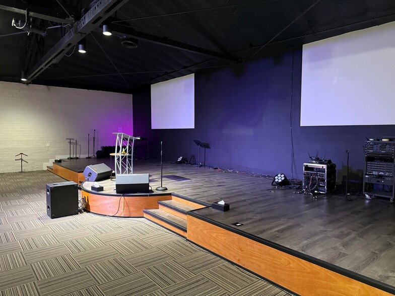 More Photos Of 11471 Vanowen St, North Hollywood Warehouse For Lease