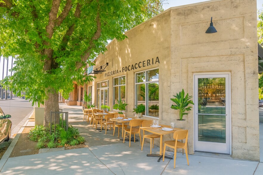 More Photos Of 3527 Broadway, Sacramento Storefront For Sale