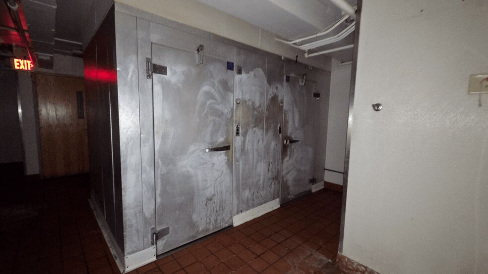 More Photos Of 820 Olive St, Saint Louis Restaurant For Lease