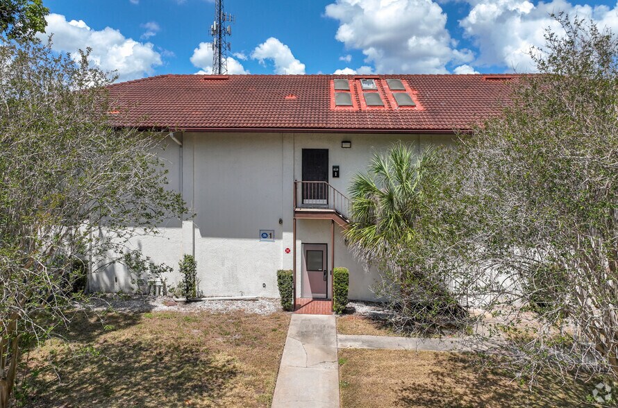 More Photos Of 7725 N Orange Blossom Trl, Orlando Warehouse For Sale