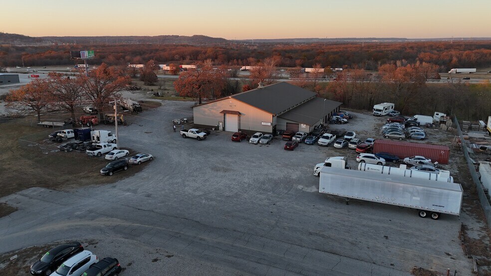 More Photos Of 21703 Admiral Pl, Catoosa Industrial For Lease