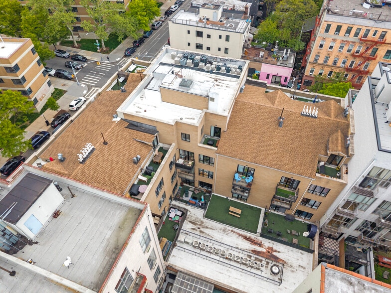 More Photos Of 180 Scholes St, Brooklyn Apartments For Sale