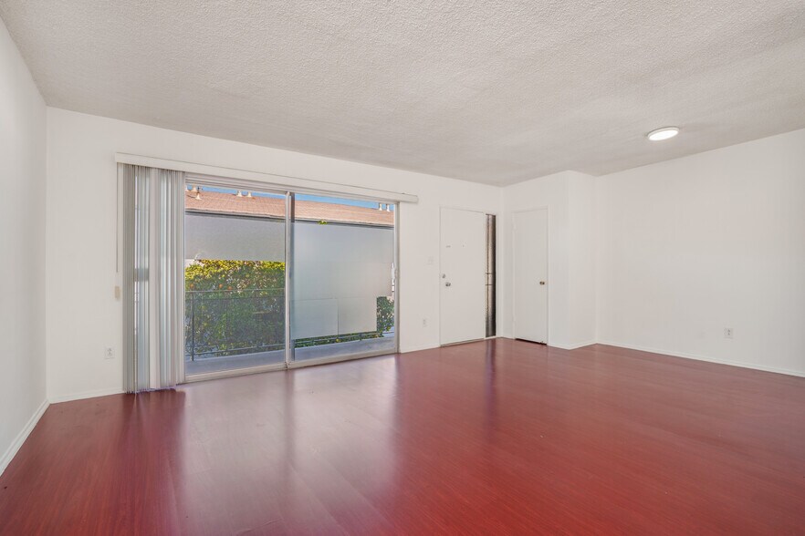 More Photos Of 406 S St Andrews Pl, Los Angeles Apartments For Sale