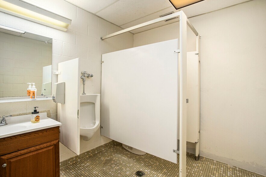 More Photos Of 135 N Church St, Kalamazoo Office Residential For Sale