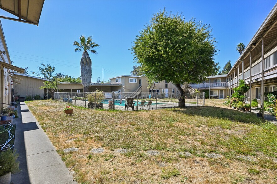 More Photos Of 7874-7890 Old Redwood Hwy, Cotati Apartments For Sale