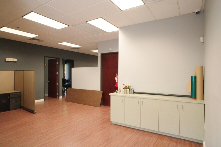 More Photos Of 6280 Spring Mountain Rd, Las Vegas Office For Lease