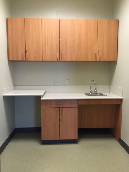 More Photos Of 1300 N Grant Ave, Wilmington Office For Sale