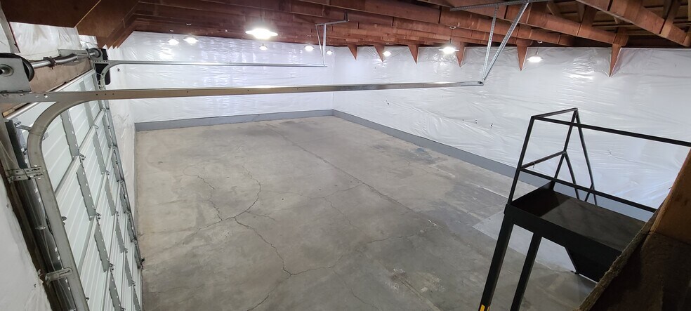 More Photos Of 4777 Lancaster Dr NE, Salem Flex For Lease