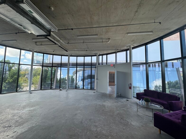 More Photos Of 78 NW 37th St, Miami Office For Lease