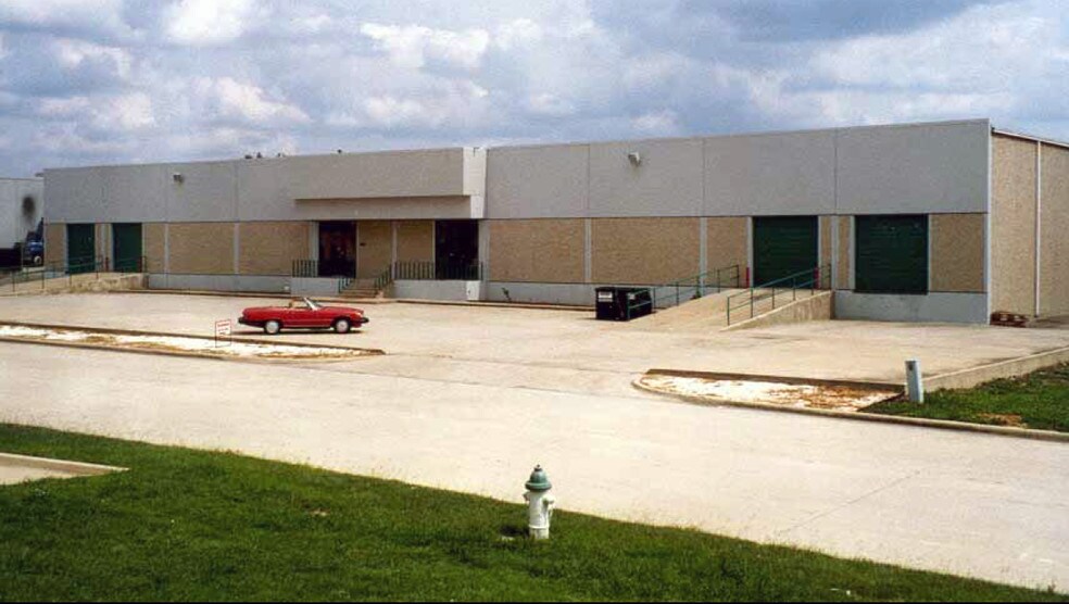 Primary Photo Of 4120 Billy Mitchell Dr, Addison Distribution For Lease